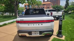 Illinois quick hits: Unemployment down; Rivian supplier gets tax incentives