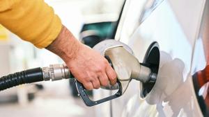 Iran conflict, refinery disruption play roles as Illinois gas price passes $4.50.