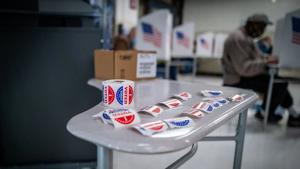Illinois Quick Hits: Waukegan official charted with casting dead mother's ballot