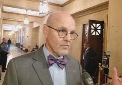 Lawmaker criticizes $500 student board scholarships amid lowered K‑12 standards