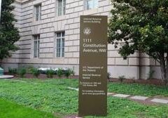 One in five calls answered on IRS identity theft line, watchdog says